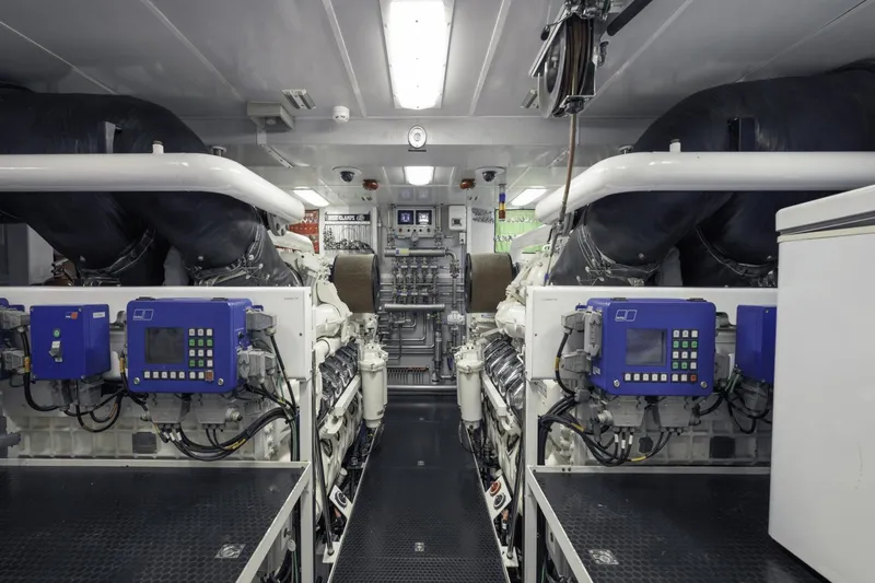 Far Niente Yacht Photos Pics 