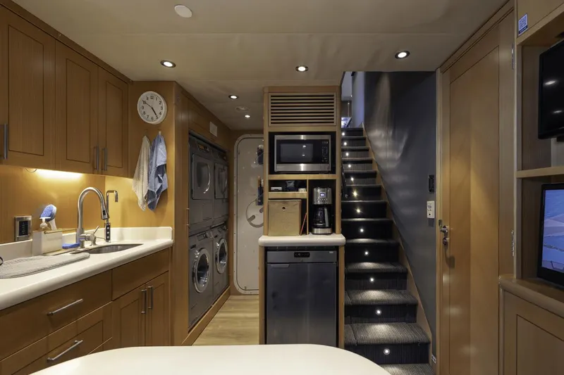 Far Niente Yacht Photos Pics 