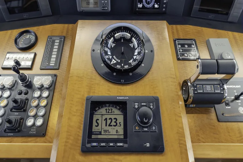 Far Niente Yacht Photos Pics 