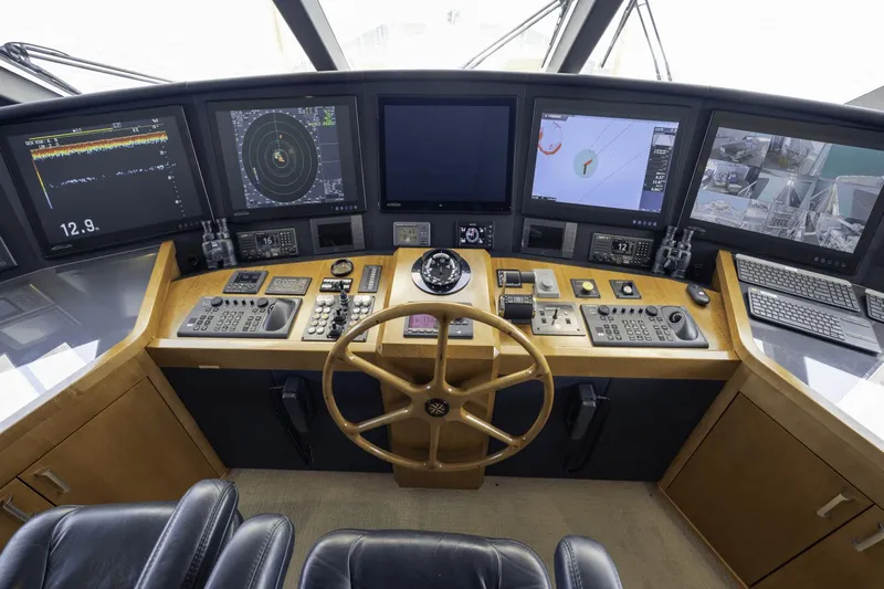 Far Niente Yacht Photos Pics 