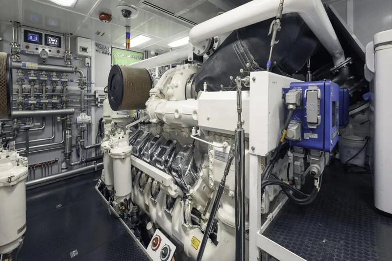 Far Niente Yacht Photos Pics 