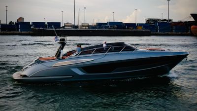 Yacht