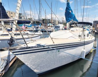 Newport 30
