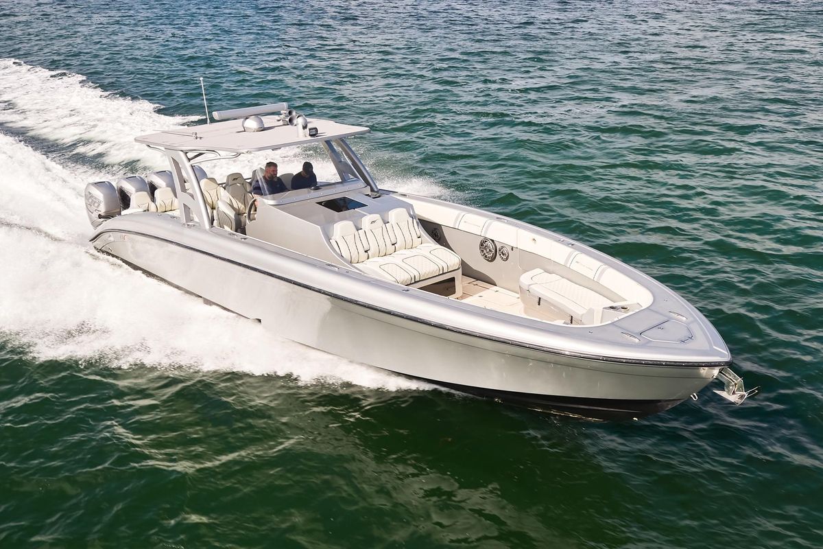 2019 Midnight Express 43 