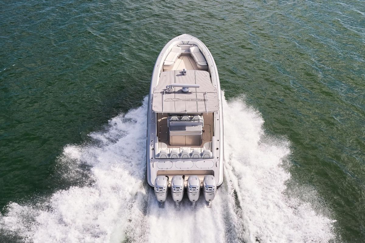 2019 Midnight Express 43 