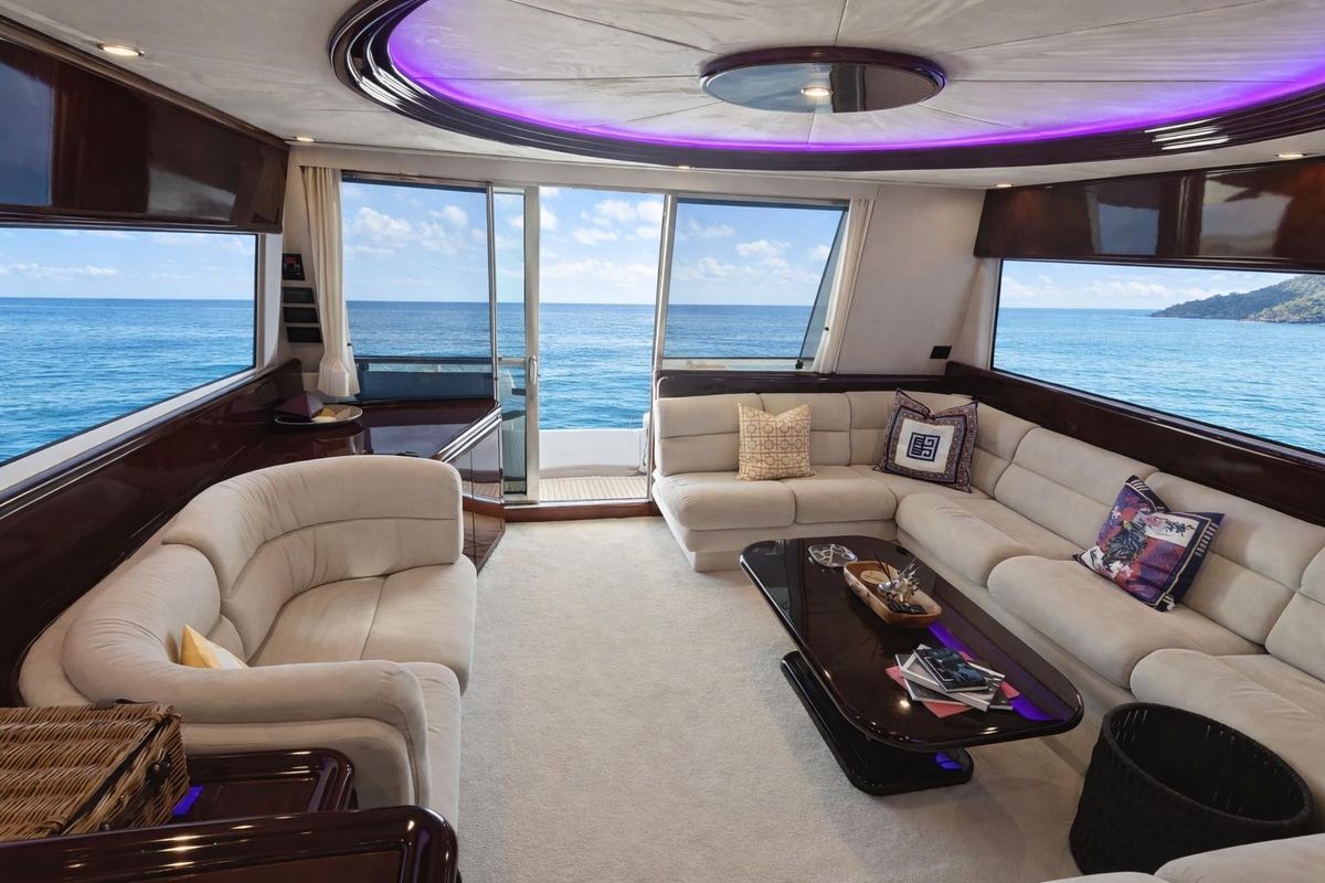 2002 Ferretti Yachts 73 