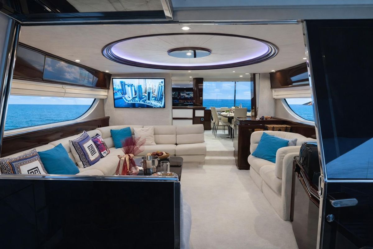 2002 Ferretti Yachts 73 