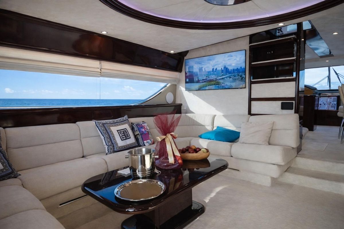 2002 Ferretti Yachts 73 