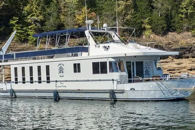 Monticello 70 River Yacht