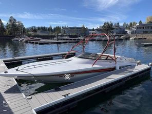 1995 Fountain CS24