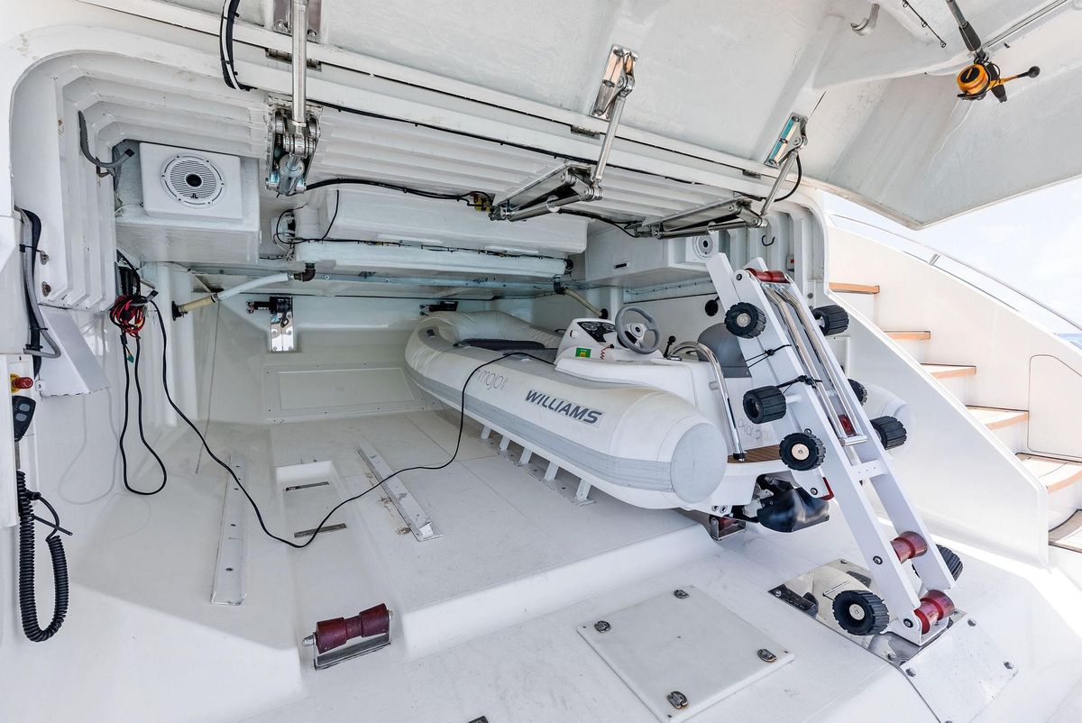2009 Princess 85 