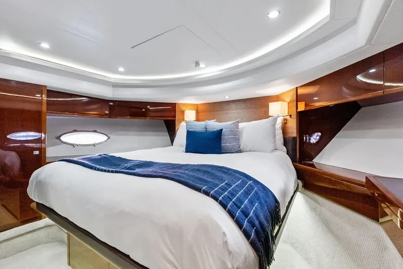 Mojo II Yacht Photos Pics 