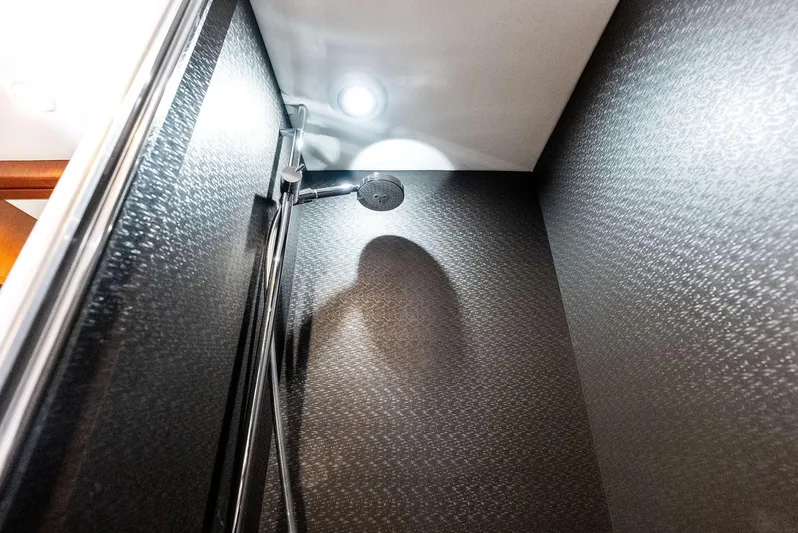 Mojo II Yacht Photos Pics 