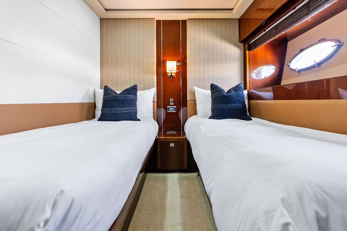 2009 Princess 85 