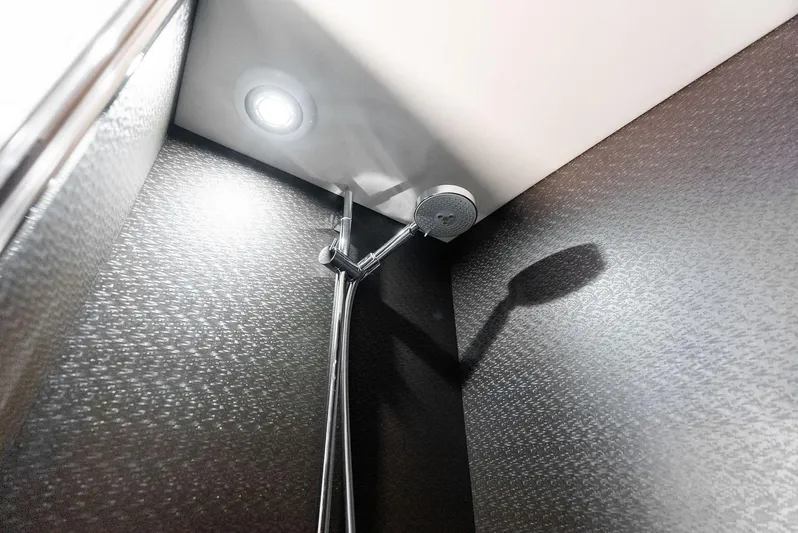 Mojo II Yacht Photos Pics 