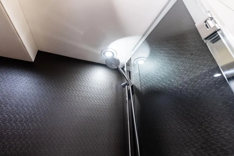 Mojo II Yacht Photos Pics 