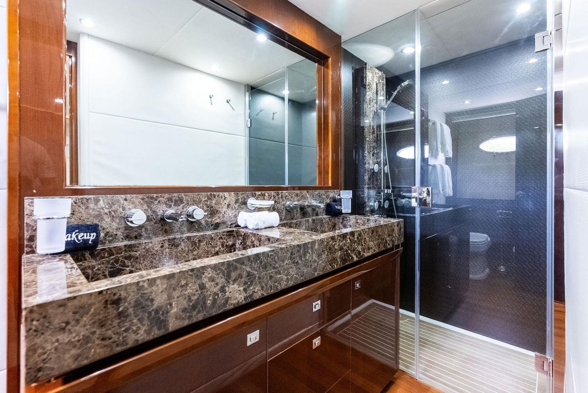 2009 Princess 85 