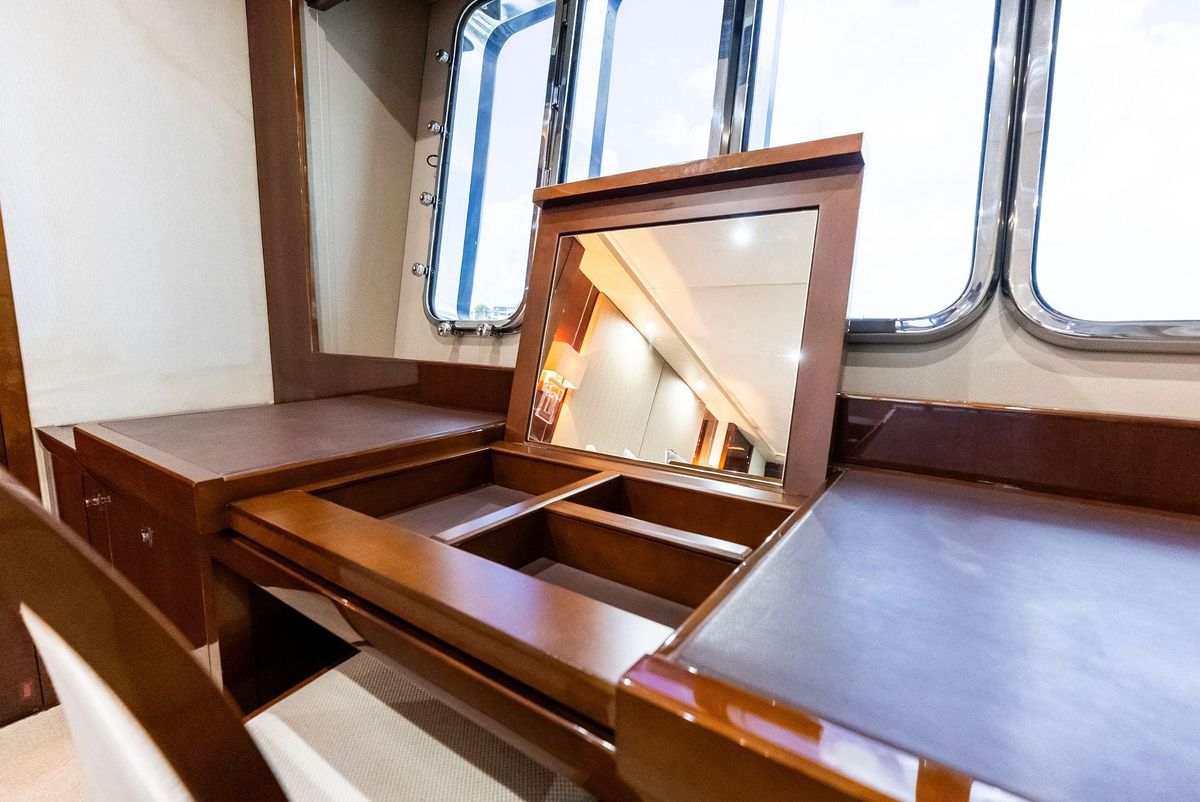 2009 Princess 85 