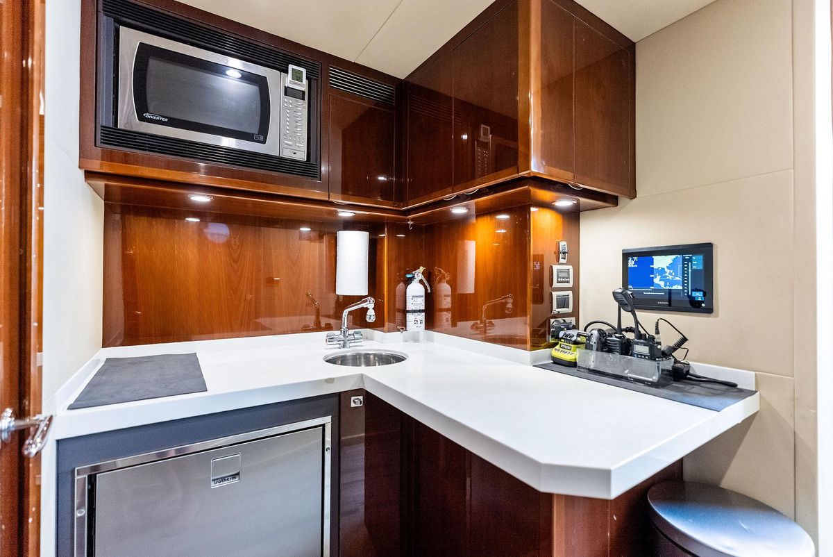 2009 Princess 85 