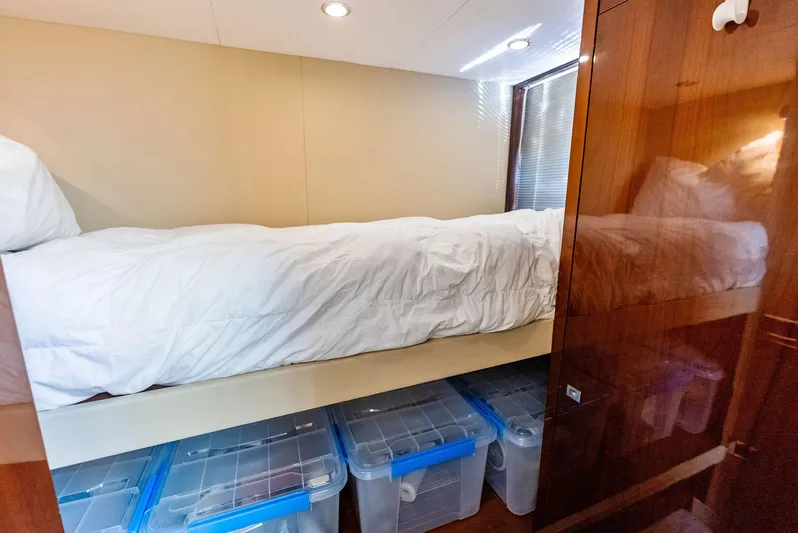 Mojo II Yacht Photos Pics 