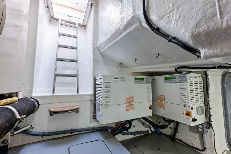 Mojo II Yacht Photos Pics 