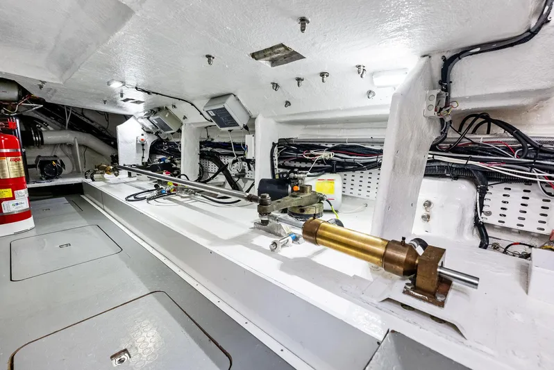 Mojo II Yacht Photos Pics 