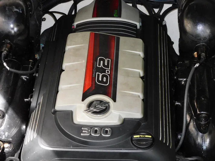 Not Guilty Yacht Photos Pics 2018 Sea Ray Sundancer 6.2L engine close-up.