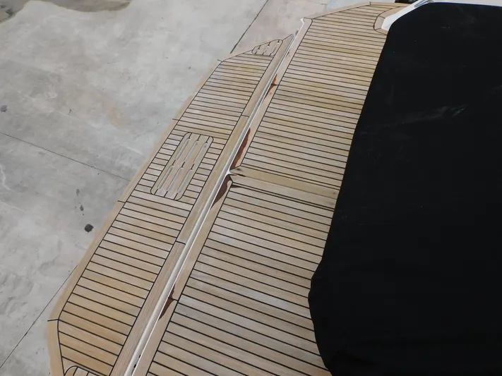 Not Guilty Yacht Photos Pics 2018 Sea Ray Sundancer swim platform with teak decking.