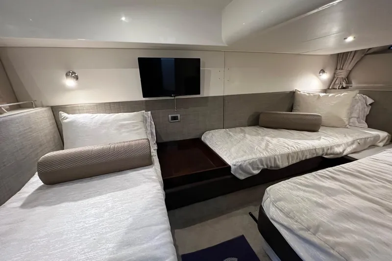  Yacht Photos Pics Luxurious 2017 Sea Ray Sundancer 400 cabin with twin beds and modern decor.