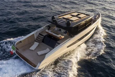 2025 Evo Yachts V8