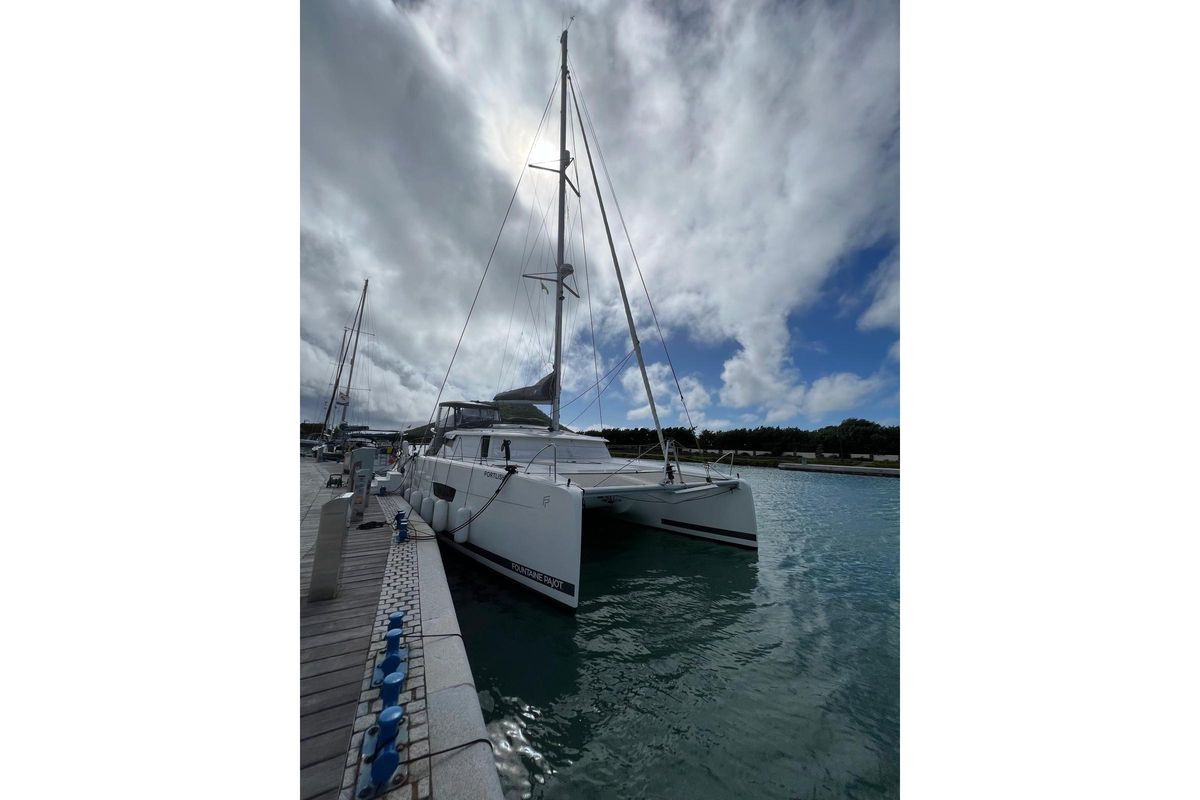 2022 Fountaine Pajot 45 