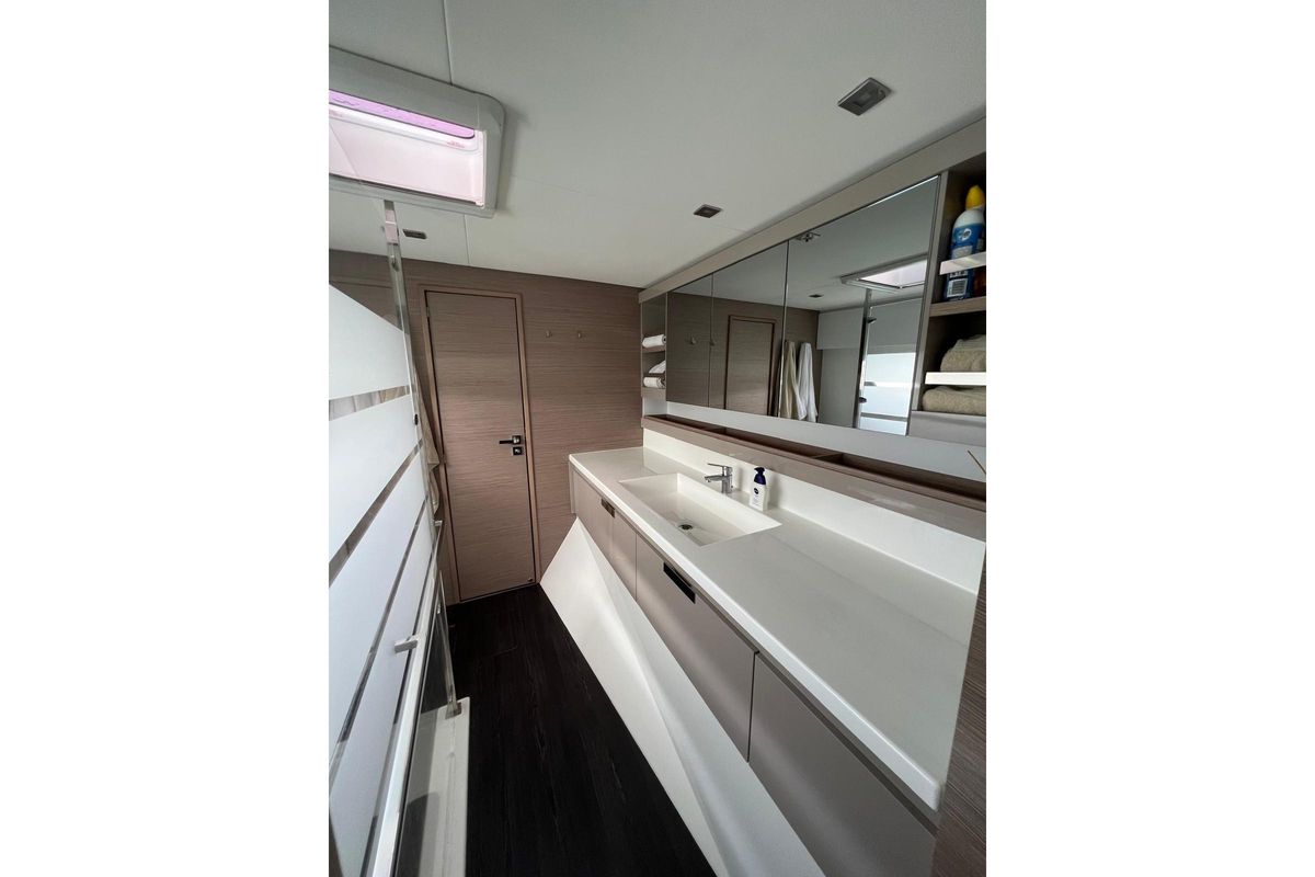 2022 Fountaine Pajot 45 