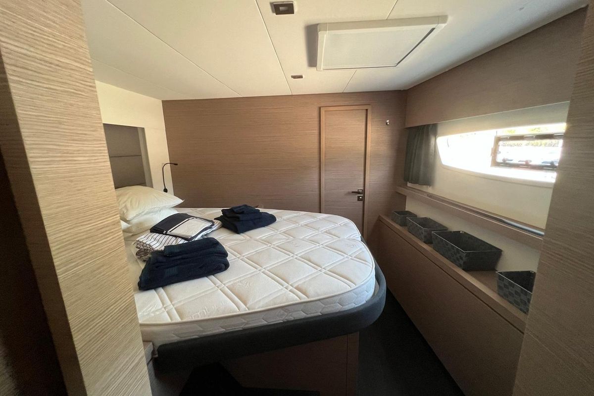 2022 Fountaine Pajot 45 
