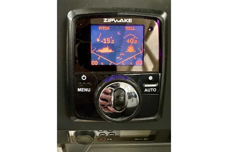 Delphin Yacht Photos Pics Control panel of 2023 Nimbus Weekender 9 boat, displaying pitch and roll data.