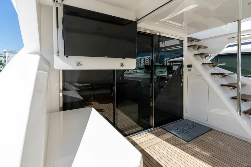 Mana Yacht Photos Pics 