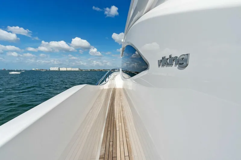 Mana Yacht Photos Pics 