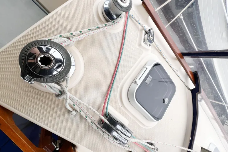 Delicia Yacht Photos Pics Deck of 1995 Island Packet 40 sailboat with winches and ropes.