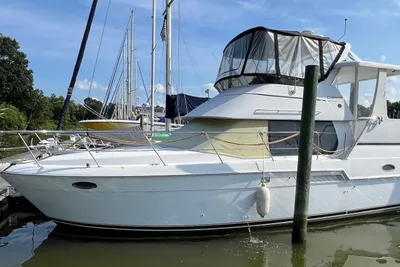 Carver 356 Aft Cabin Motor Yacht
