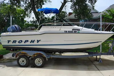 Bayliner 2002 Trophy Walkaround