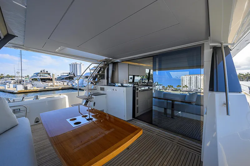 Irish Eyes Yacht Photos Pics 