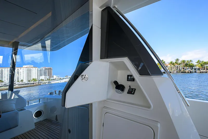 Irish Eyes Yacht Photos Pics 