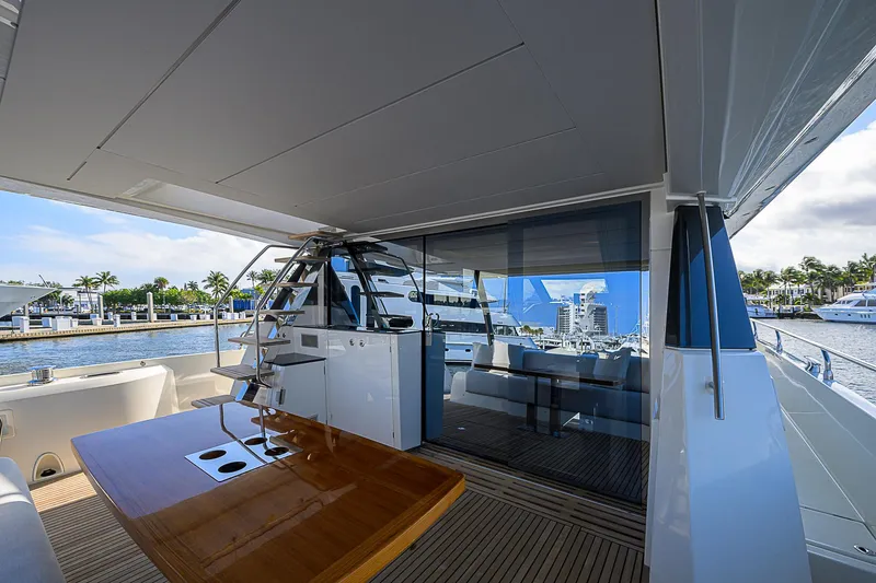 Irish Eyes Yacht Photos Pics 