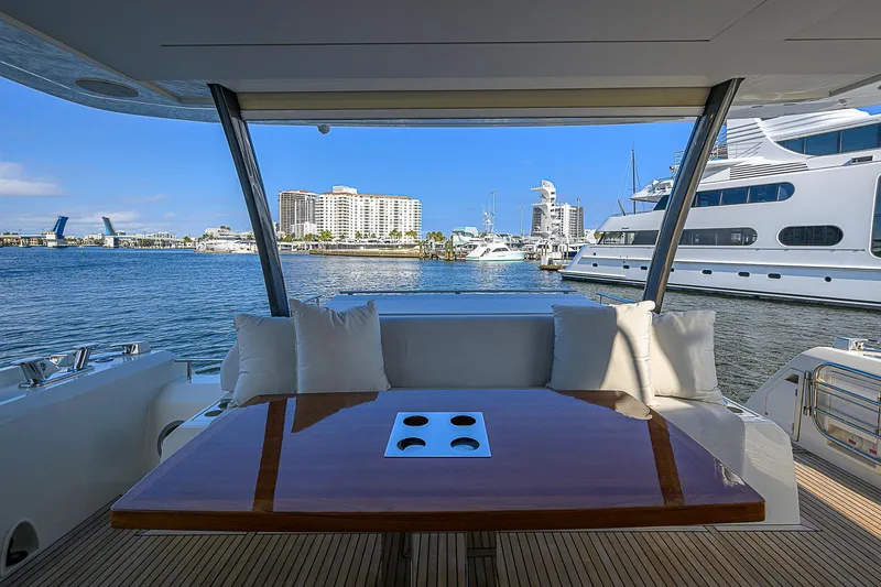 Irish Eyes Yacht Photos Pics 