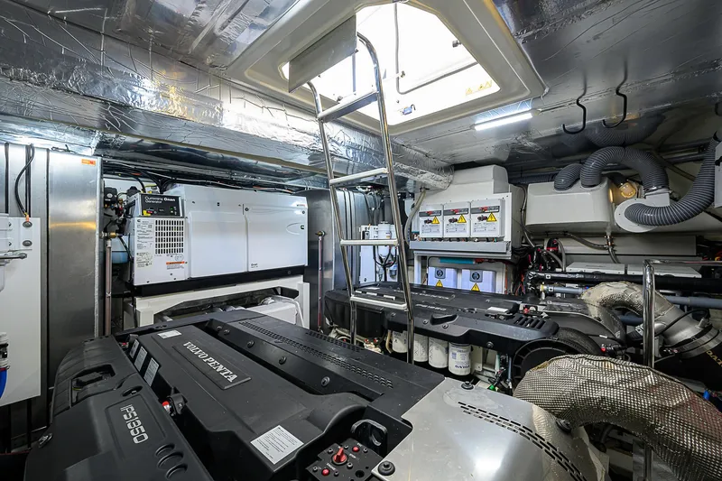 Irish Eyes Yacht Photos Pics 