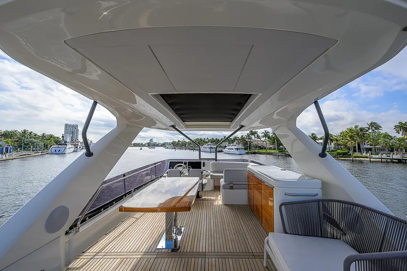 Irish Eyes Yacht Photos Pics 