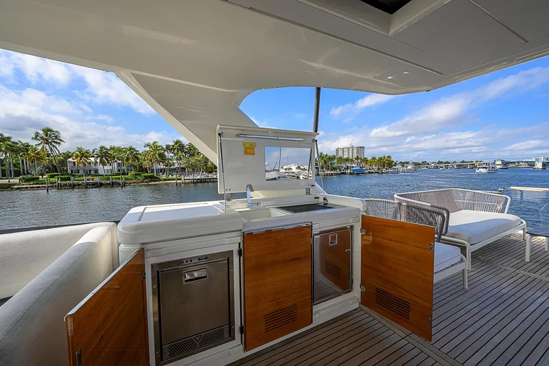 Irish Eyes Yacht Photos Pics 