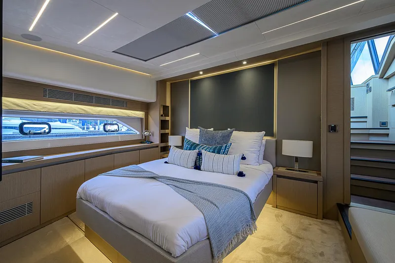 Irish Eyes Yacht Photos Pics 