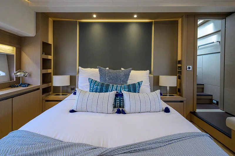 Irish Eyes Yacht Photos Pics 