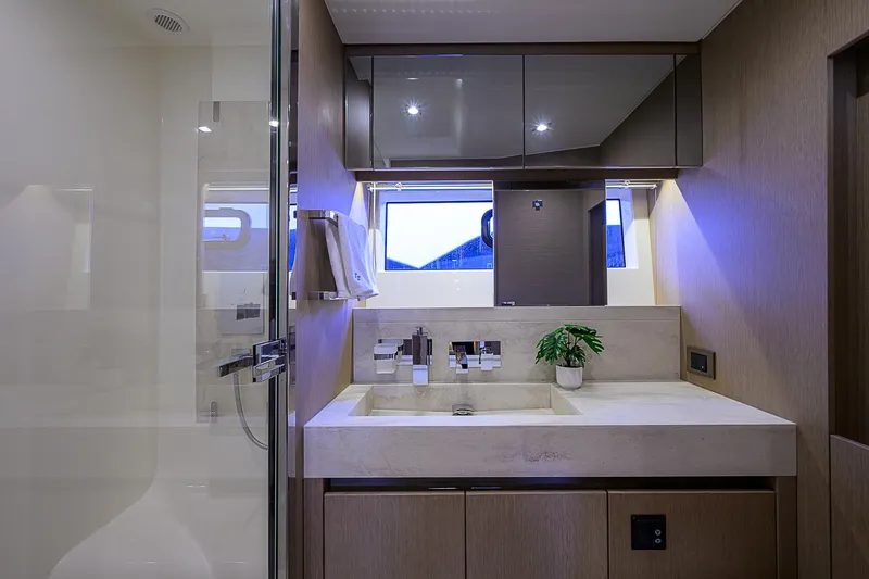 Irish Eyes Yacht Photos Pics 