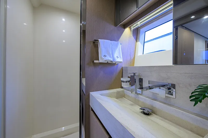 Irish Eyes Yacht Photos Pics 